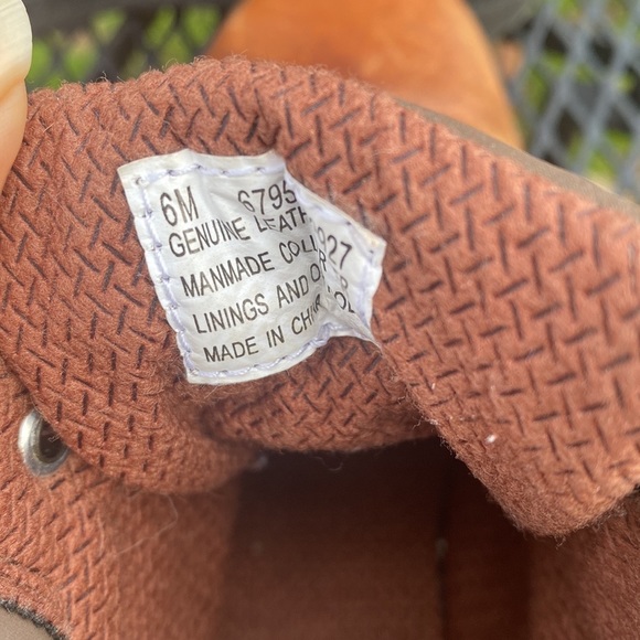 Zapatos color cafés de la marca timberland - Picture 3 of 5